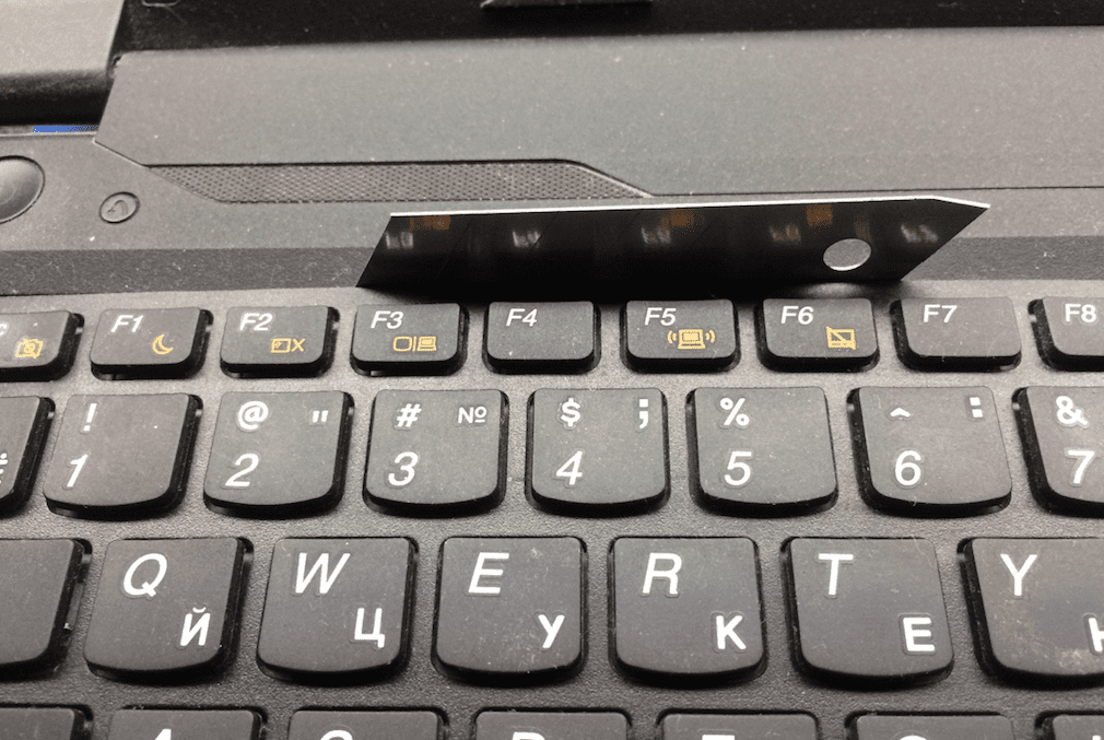 Снятие клавиатуры ноута Леново 
B590 разборка