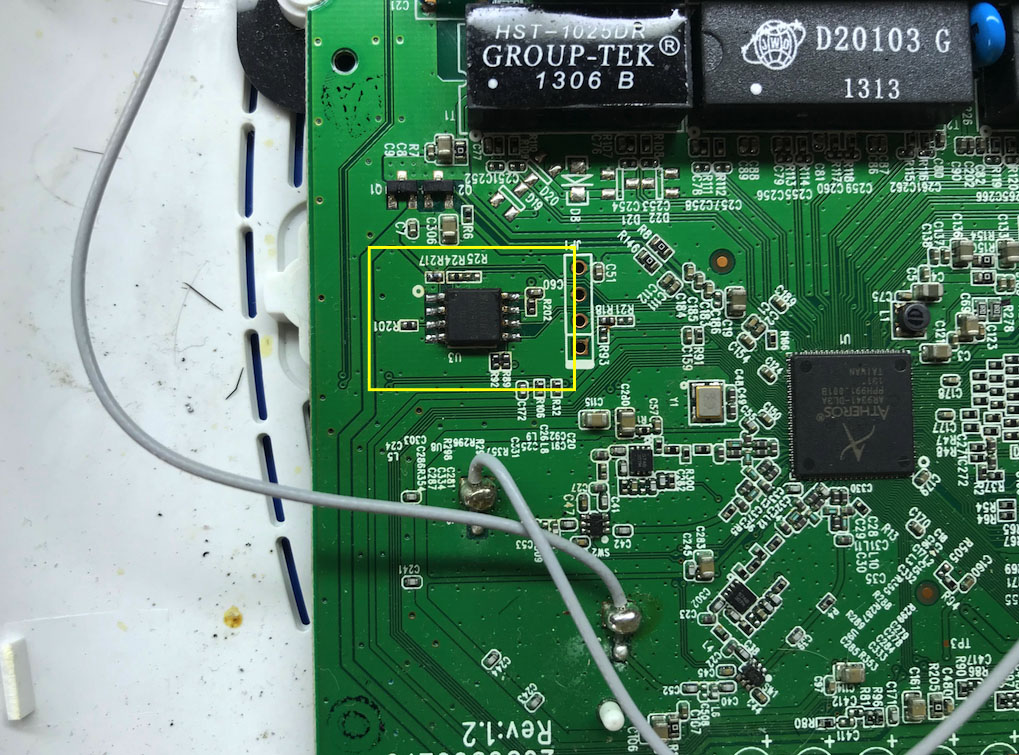 SPI Flash память с прошивкой роутера ТПЛинк W25Q32 TP-Link